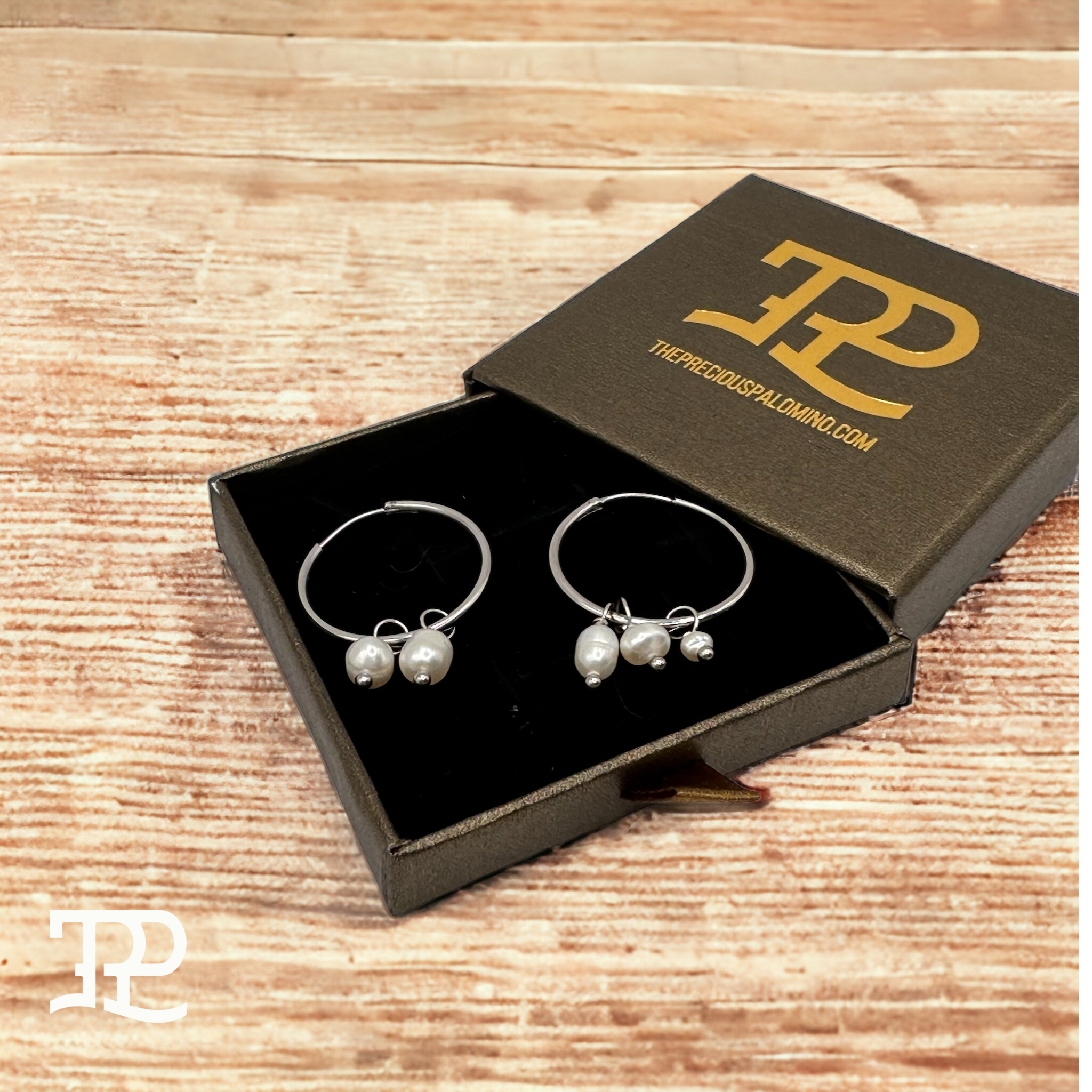 Closed best sale circle earrings